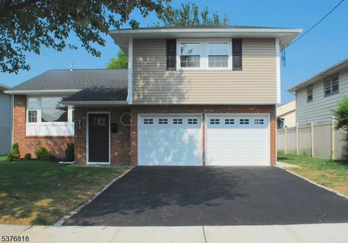 Photo of 819 Greenwich Lane, Union NJ
