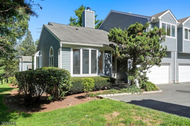 Photo of 41 Meadowview Lane, Berkeley Heights NJ
