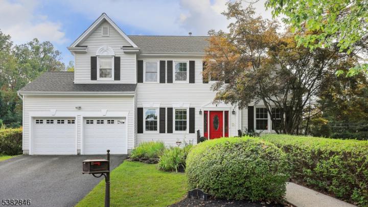 Photo of 1 Breezy Court, Scotch Plains NJ