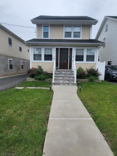 Photo of 842 Gibbons Court, Elizabeth City NJ
