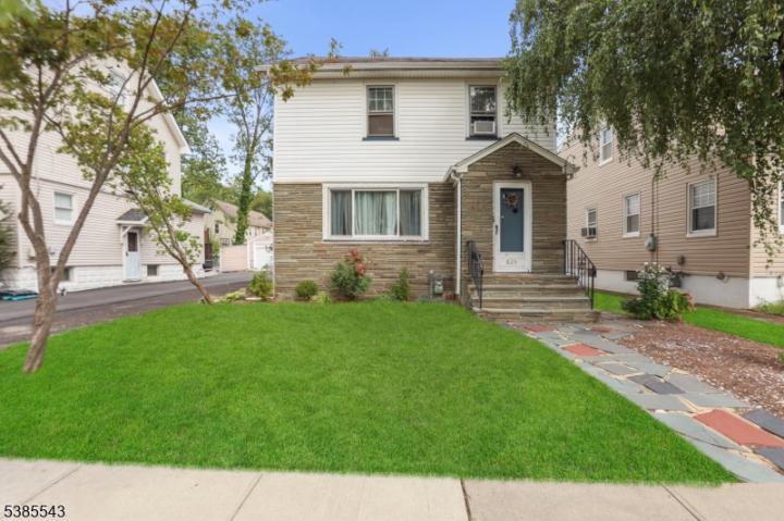 Photo of 825 Elm Street, Roselle Park NJ