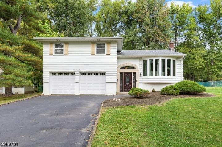 Photo of 121 Windsor Way, Berkeley Heights NJ