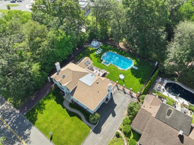 Photo of 1503 Woodacres Drive, Mountainside NJ