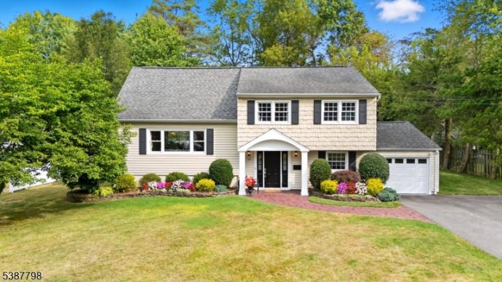 Photo of 54 Badgley Drive, New Providence NJ