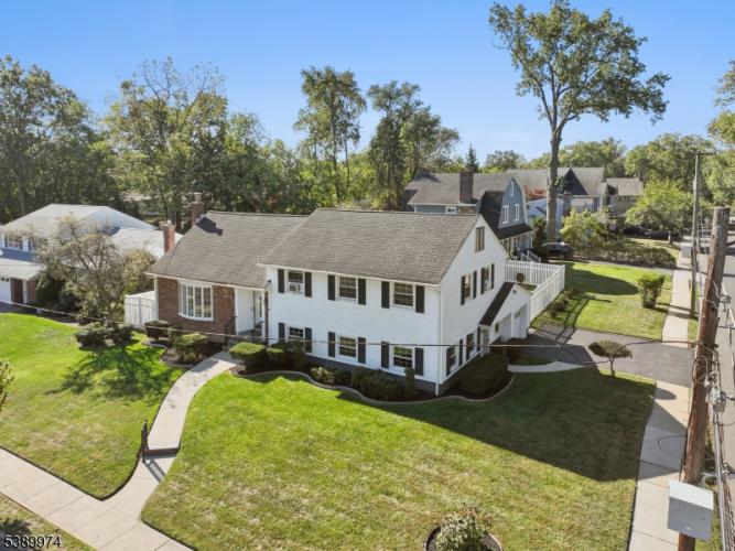 Photo of 61 Country Club Lane, Springfield NJ