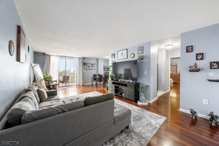 Photo of 704 712 N Broad Street 8b