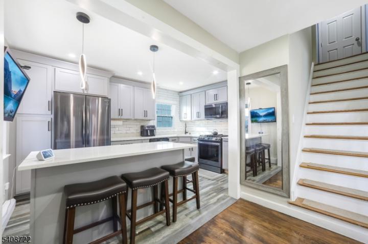 Photo of 119 E 13th Street, Linden City NJ