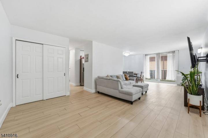 Photo of 712 N Broad Street 3c