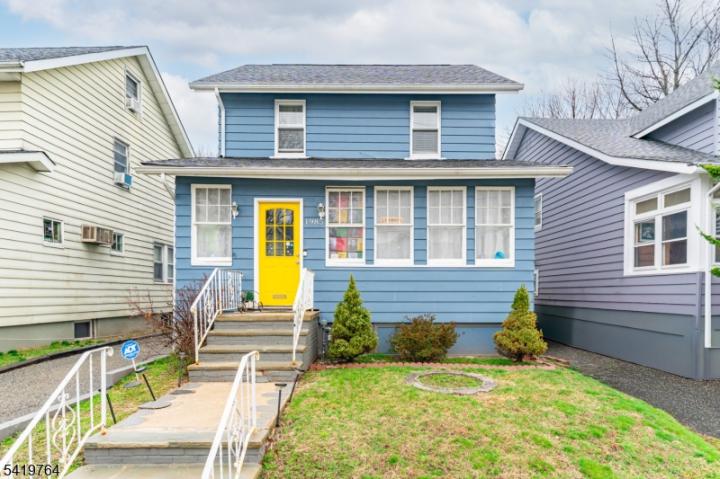 Photo of 1985 Ostwood Terrace