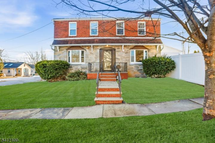 Photo of 244 Morton Avenue