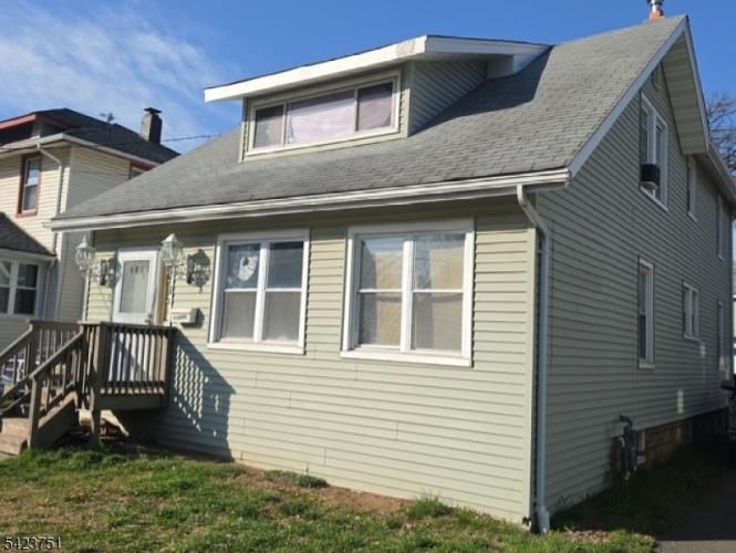 Photo of 427 Robins Street
