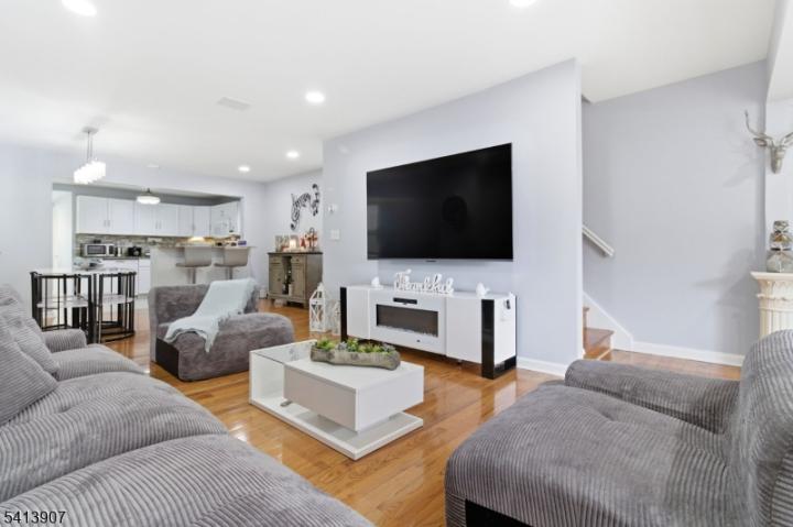 Photo of 32 Cedar Avenue