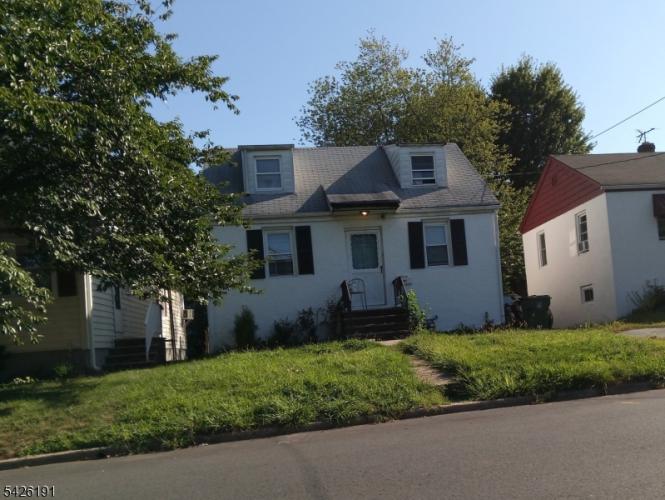 Photo of 305 Woodlawn Avenue