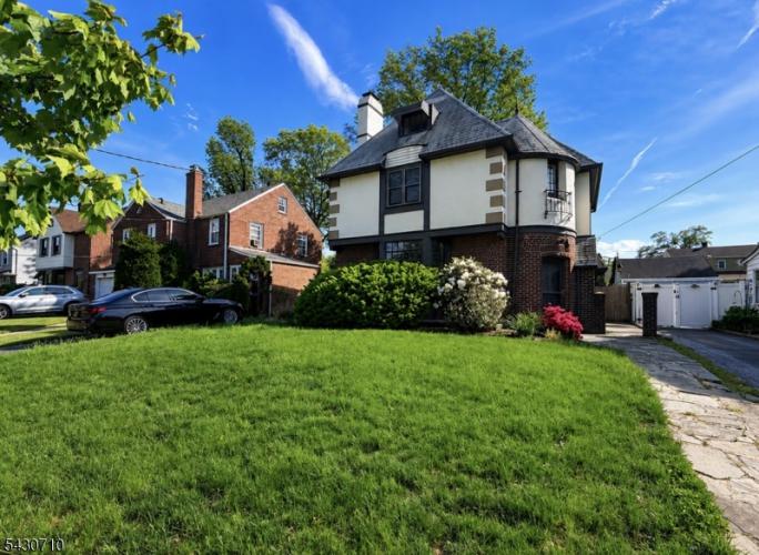 Photo of 1136 Coolidge Road
