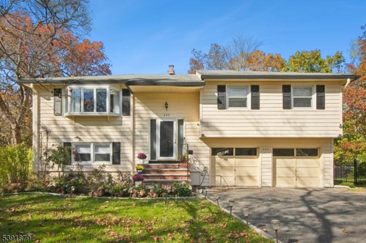 Photo of 223 Chaucer Drive