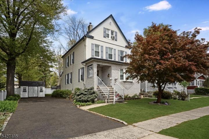 Photo of 21 W Grant Avenue