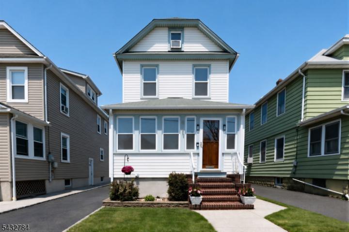 Photo of 135 Warren Avenue