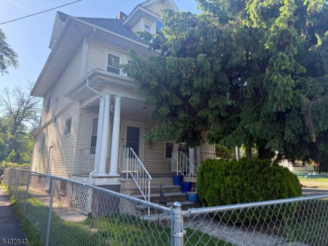 Photo of 1464 Morris Place