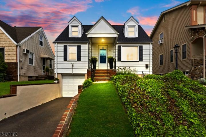Photo of 128 Livingston Road