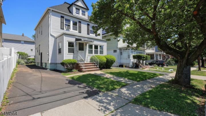 Photo of 61 W Clay Avenue
