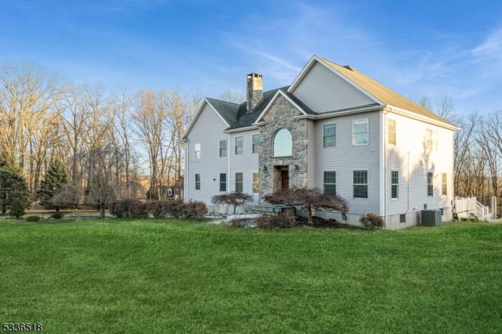 Photo of 7 Tara Court, Hardwick NJ