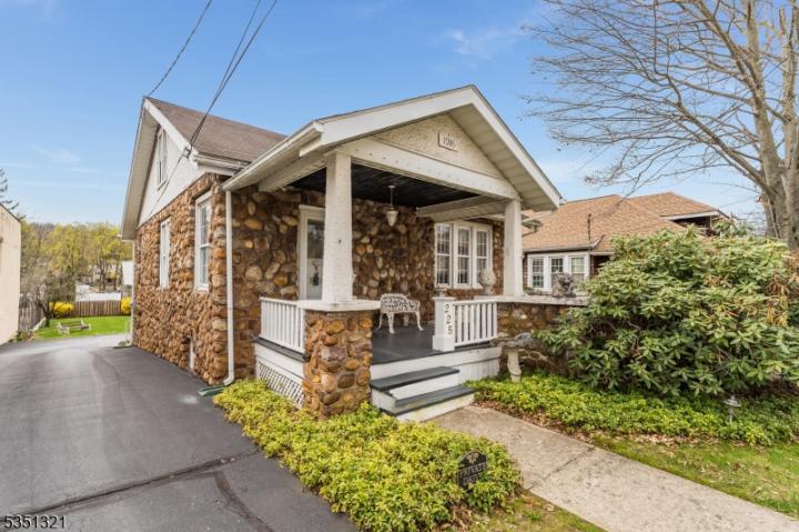 Photo of 225 W Washington Avenue