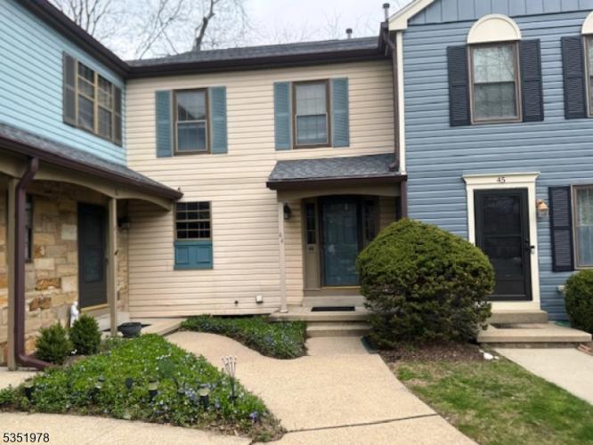 Photo of 44 Wood Duck Court, Allamuchy NJ
