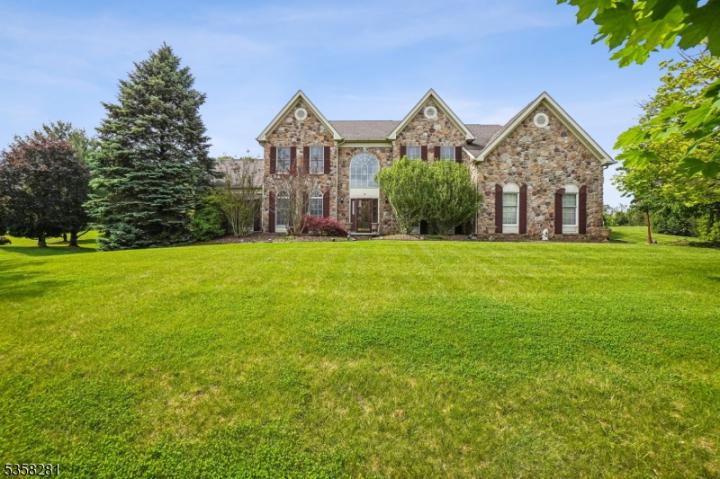 Photo of 16 Surry Lane16, Franklin NJ