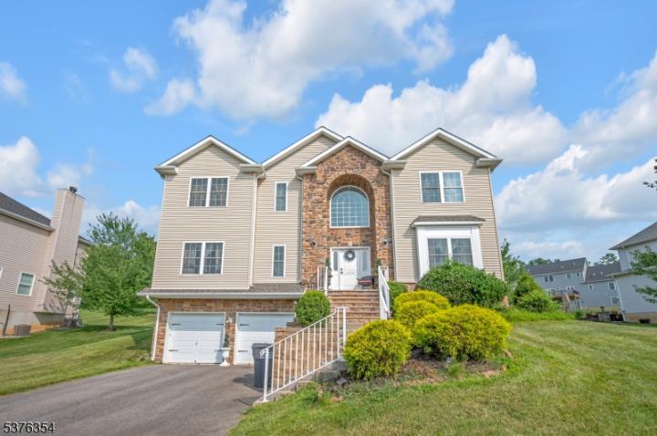 Photo of 6 Jacob Way, Lopatcong NJ