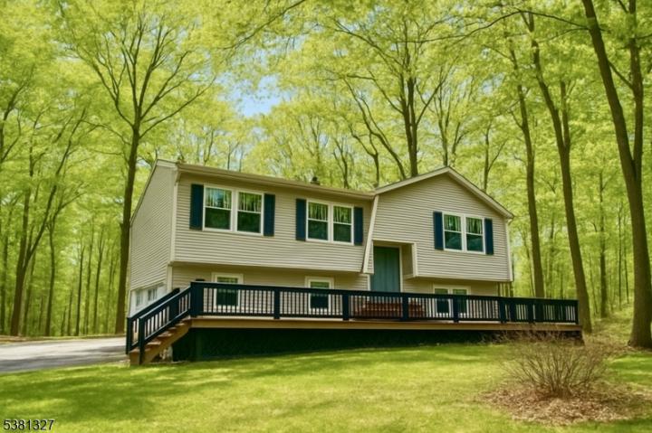 Photo of 23 Maines Lane, Blairstown NJ