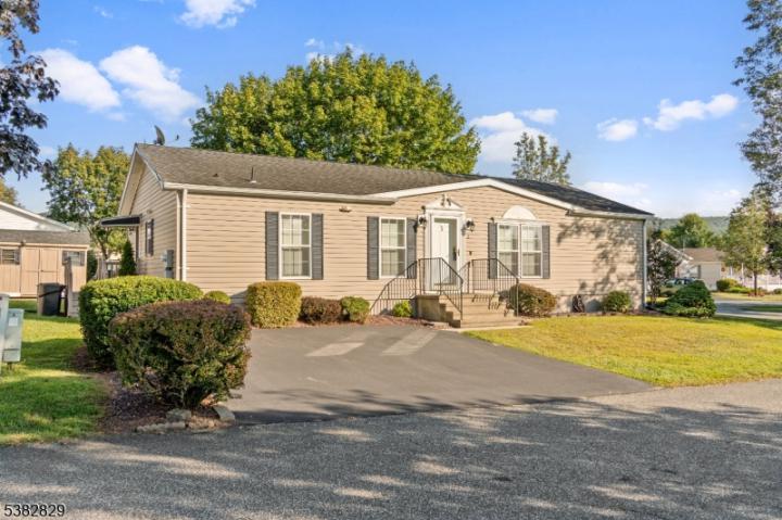 Photo of 2 Edelweiss Way, White NJ