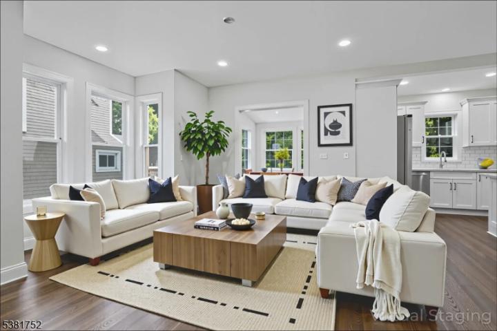 Photo of 215 Grand Avenue