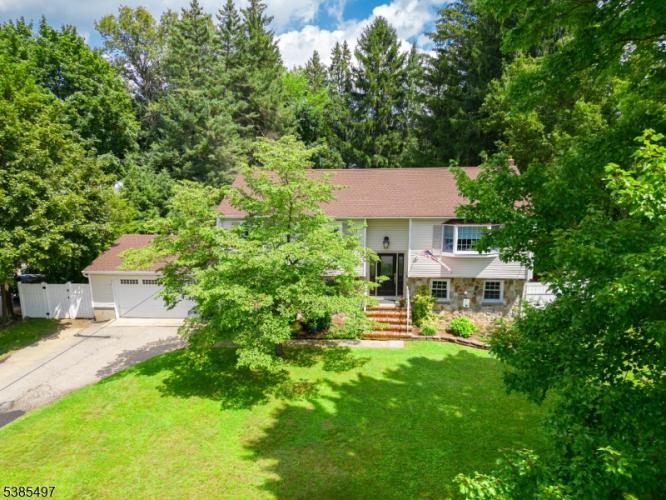 Photo of 9 Hillside Road, Mansfield NJ