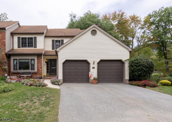 Photo of 108 Goldfinch Mdws, Allamuchy NJ