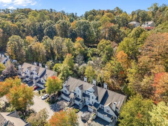 Photo of 27 Rainier Court, Allamuchy NJ