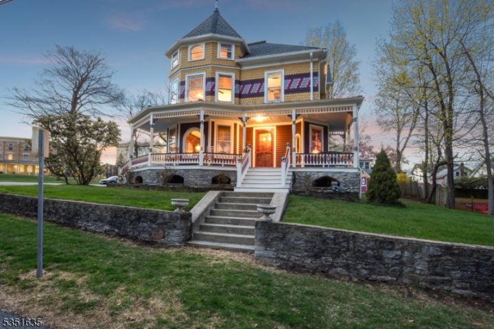 Photo of 412 W Placeane Street, Hackettstown Town NJ