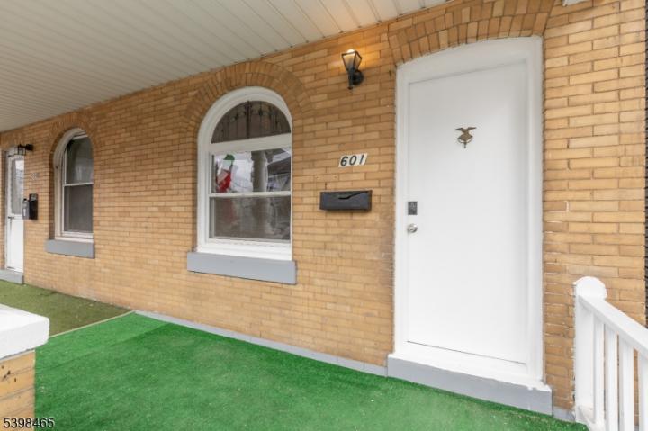 Photo of 601 S Main Street