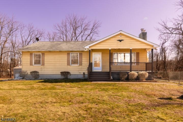 Photo of 44 Walnut Road, Knowlton NJ