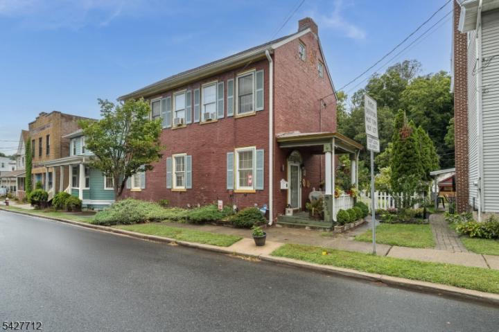 Photo of 323 Water Street