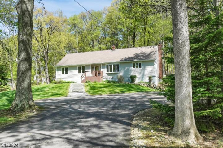 Photo of 90 Russling Road