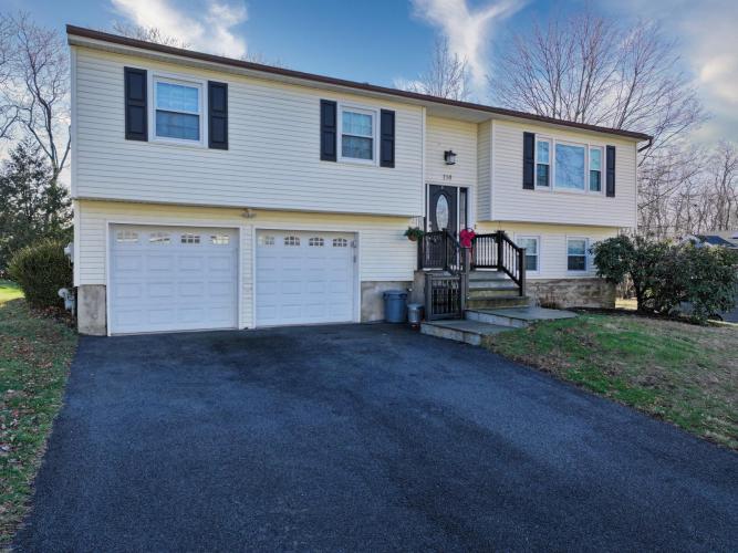Photo of 114 Shelly Court, Cornwall NY