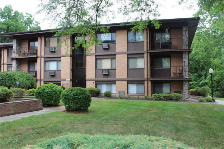 Photo of 10 Oakwood Terrace 85