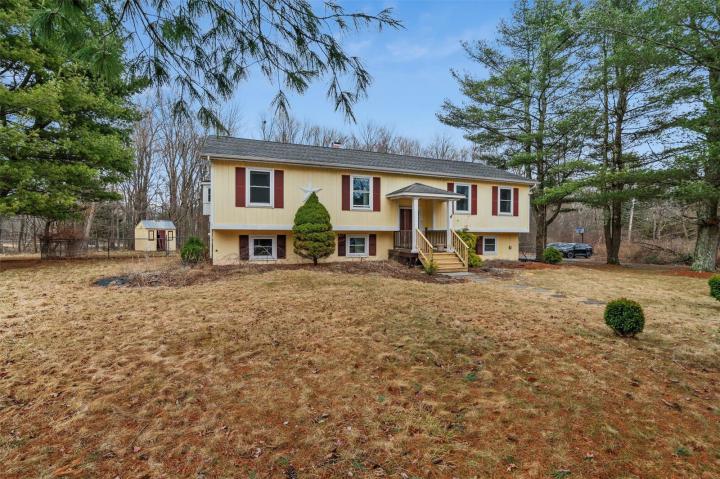 Photo of 4 Thistle Lane, Middletown NY