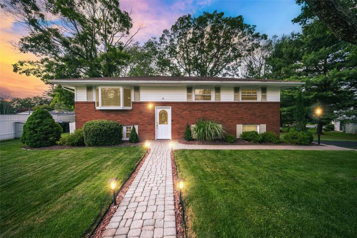 Photo of 10 Tulip Lane, Monroe NY