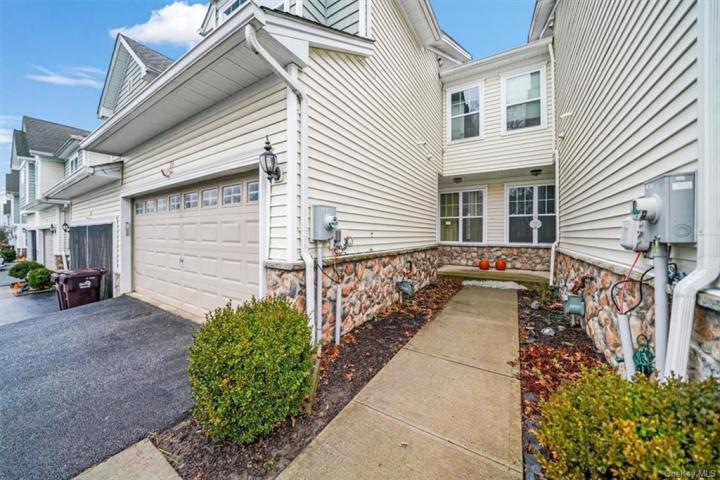 Photo of 19 Meadow View Drive, Middletown NY