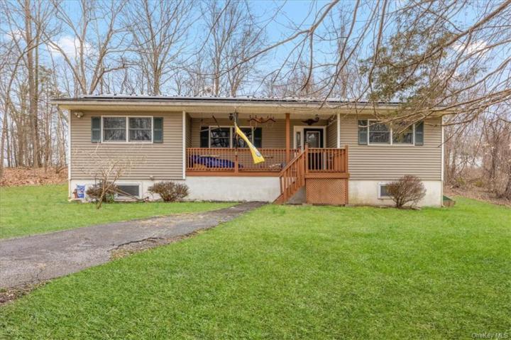 Photo of 305 Meadowbrook Heights Drive, New Windsor NY
