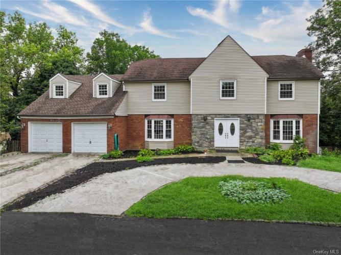 Photo of 10 Barclay Road, New Windsor NY