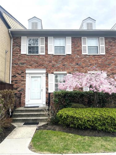 Photo of 430 Genesee Court, Suffern NY