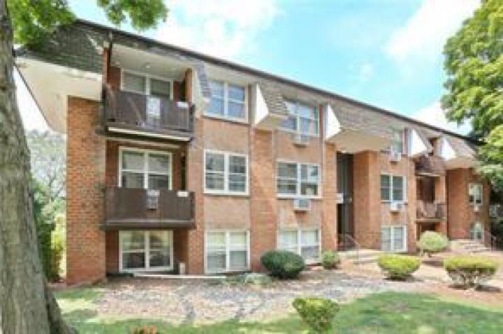 Photo of 142 Kearsing Parkway H, Monsey NY