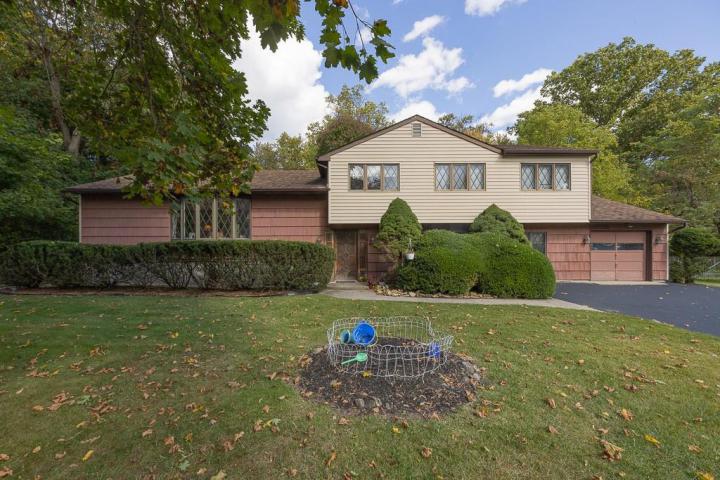 Photo of 9 Robin Street, Pearl River NY